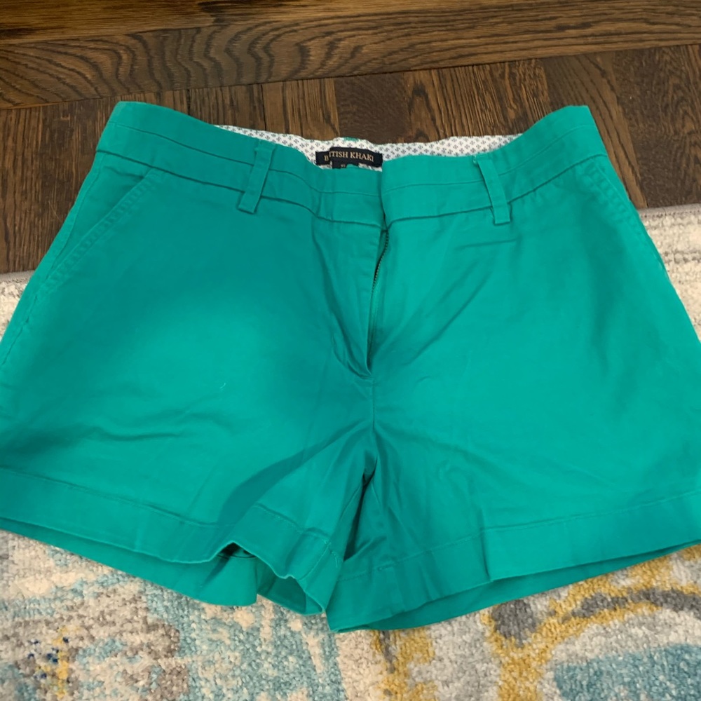 British Khaki Kelly Green shorts, size 8
